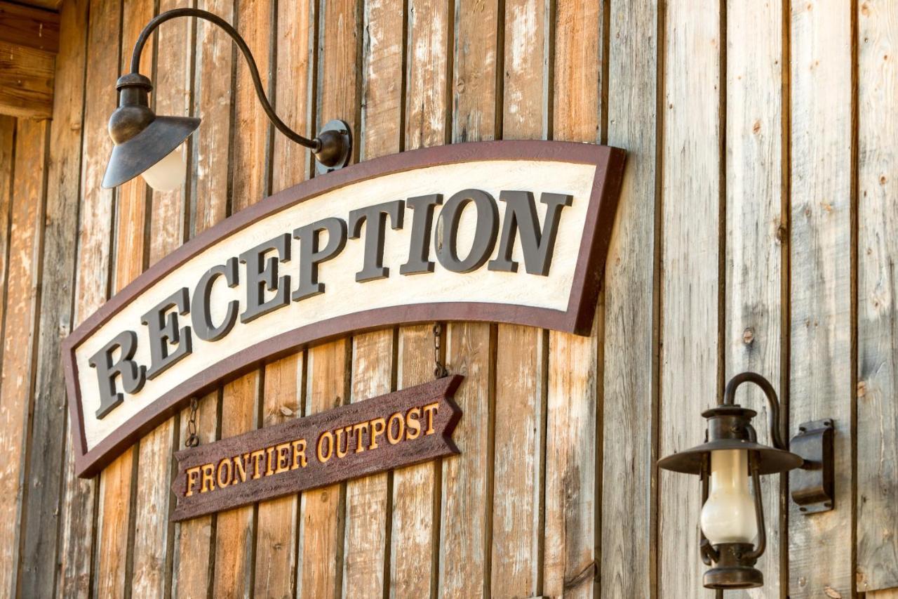 Disney Davy Crockett Ranch Villeneuve-le-Comte Esterno foto